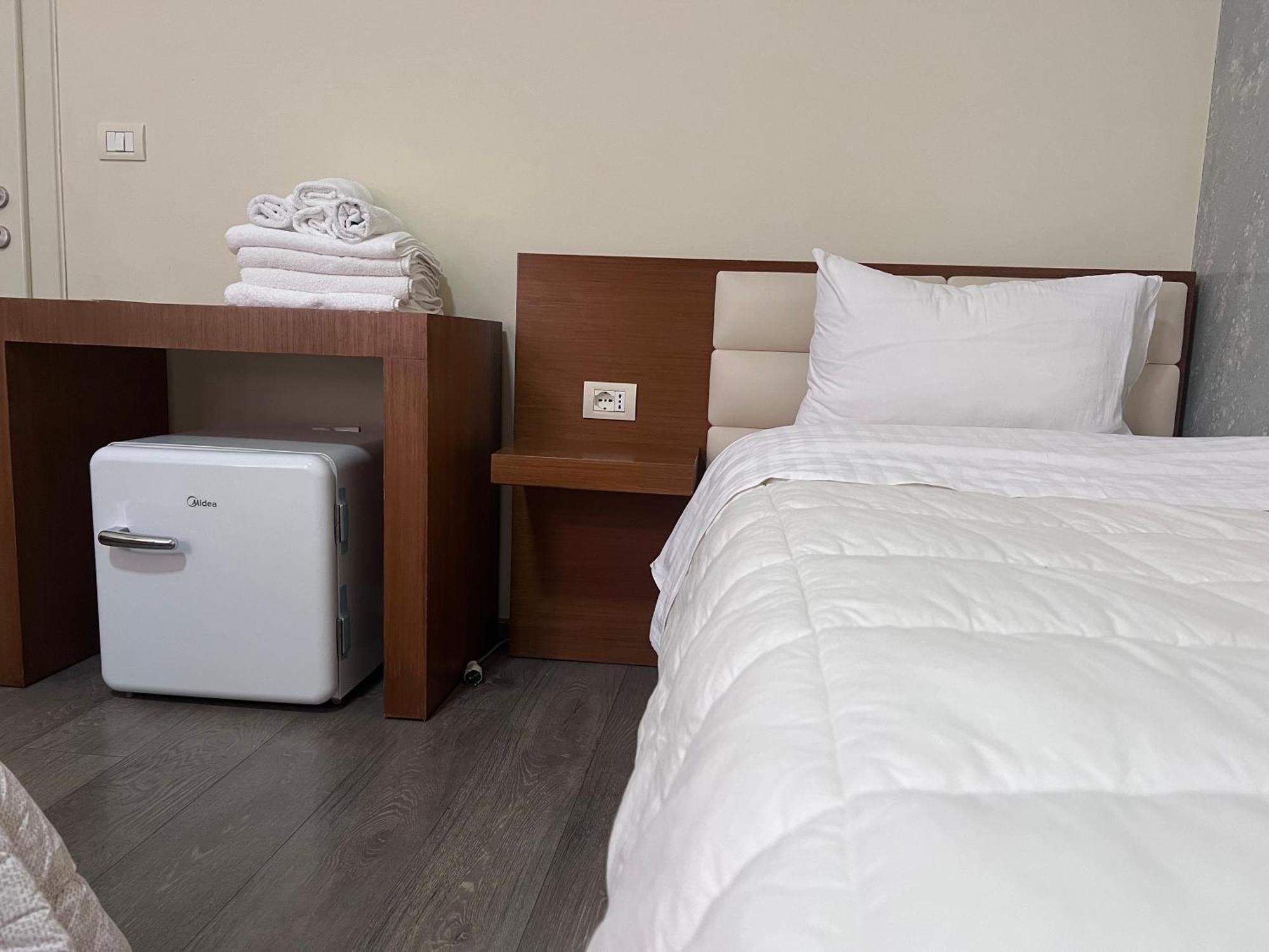 Bobi Hotel Shkoder Exterior photo