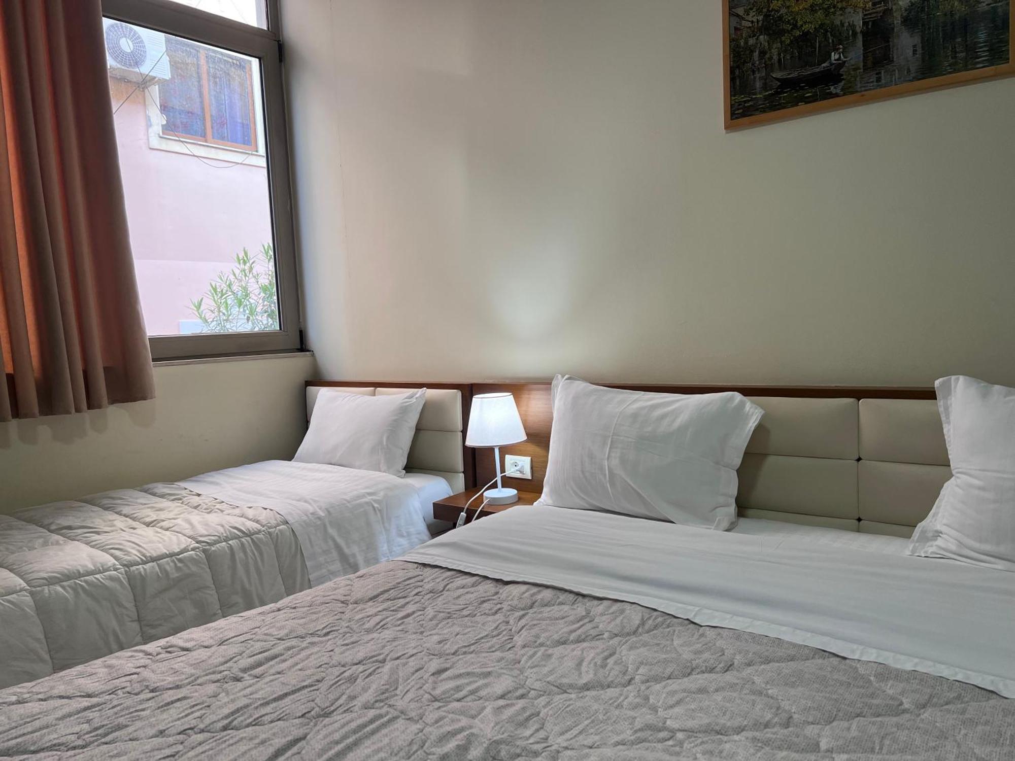 Bobi Hotel Shkoder Exterior photo