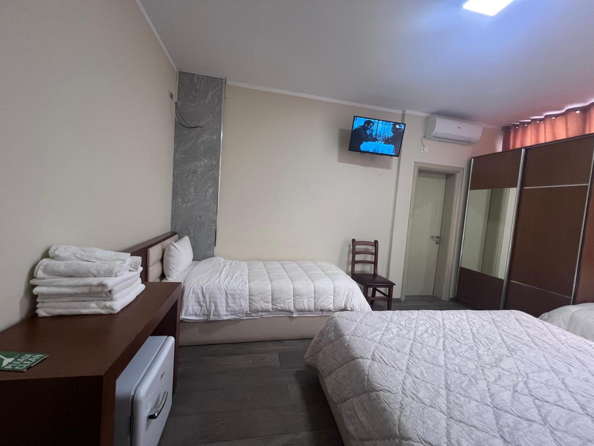 Bobi Hotel Shkoder Exterior photo