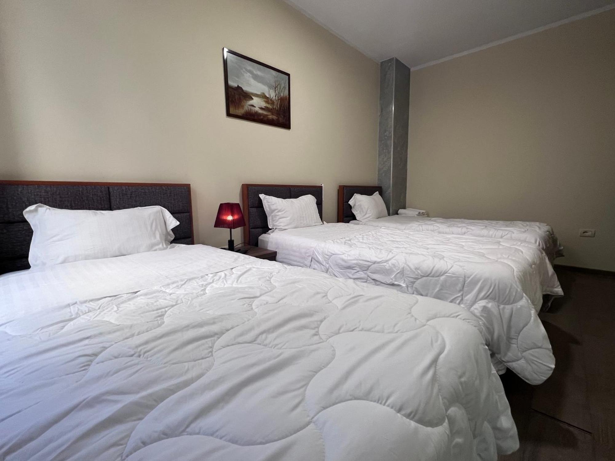 Bobi Hotel Shkoder Exterior photo